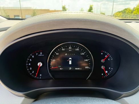 Used 2018 Kia Sorento SX image 16