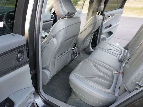 Used 2020 Lincoln Nautilus Reserve image 25