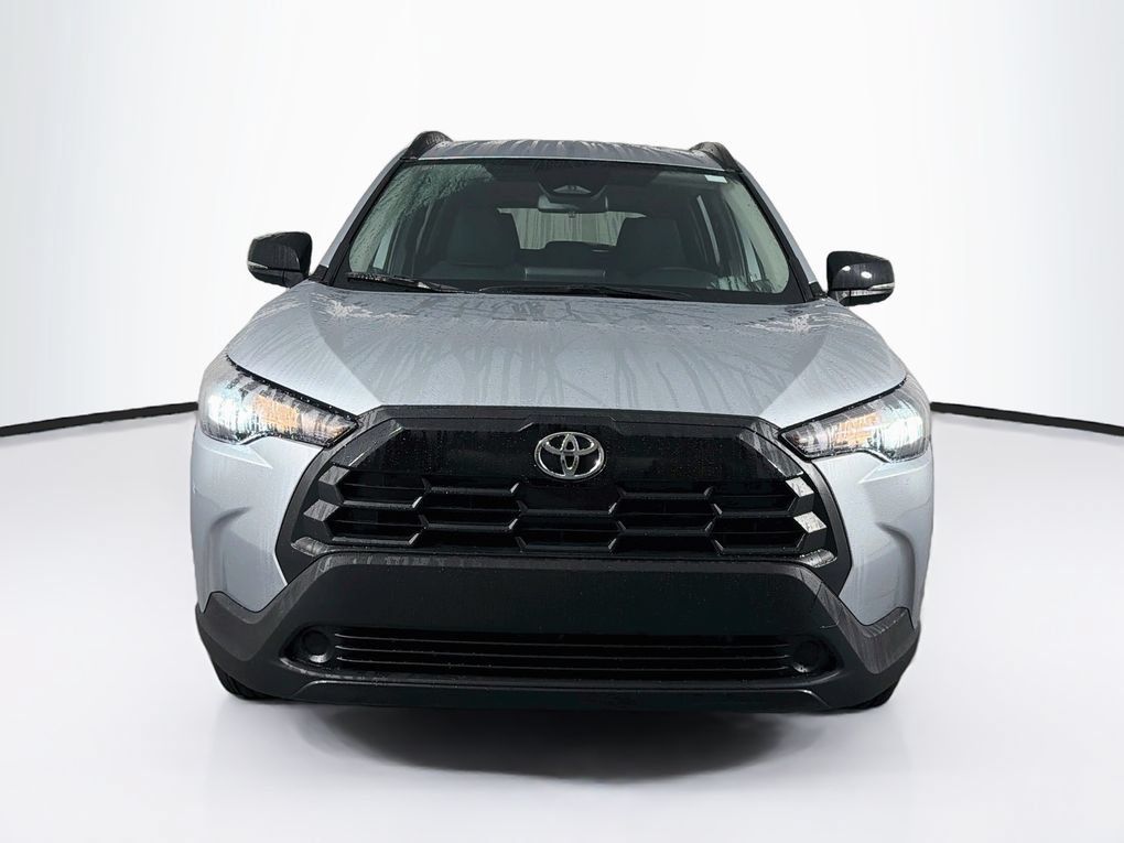 Used 2026 Toyota Corolla Cross LE FWD image 2