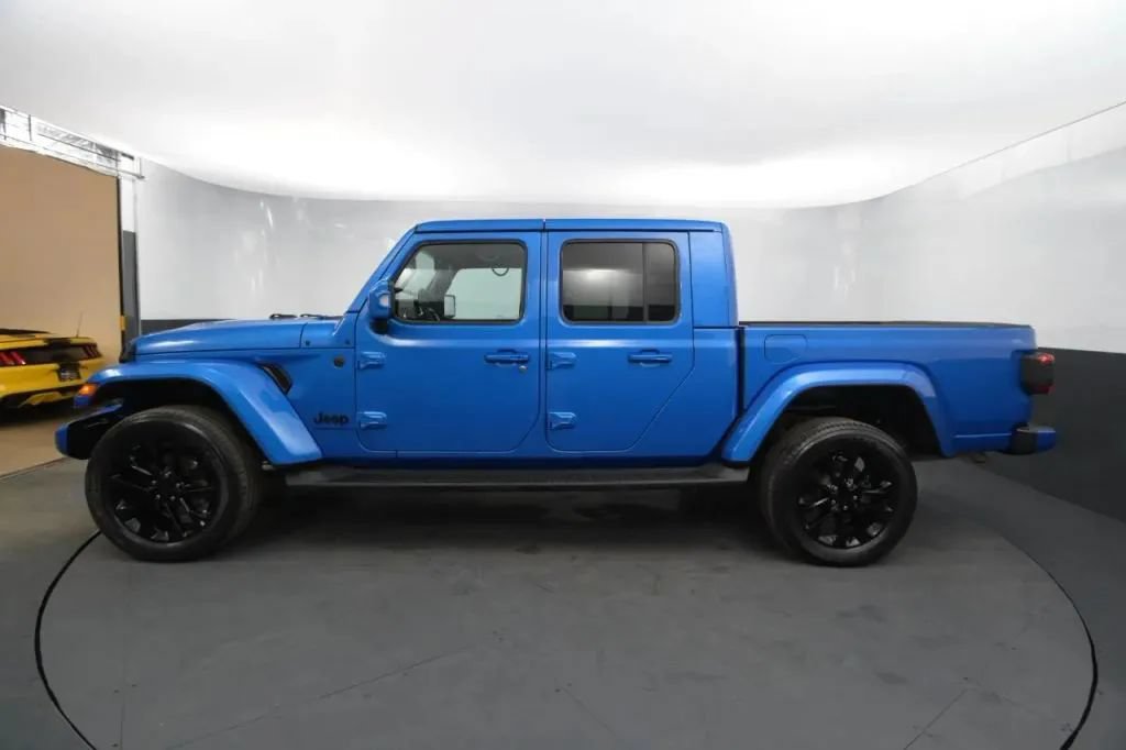 Used 2023 Jeep Gladiator Overland AWD/4WD image 2