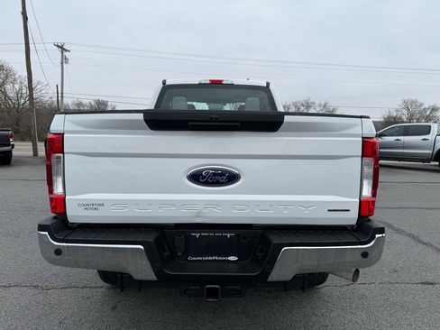 Used 2019 Ford F250 XL w/ Power Equipment Group image 5