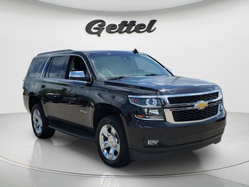 Used 2017 Chevrolet Tahoe LT w/ Luxury Package AWD/4WD image 2