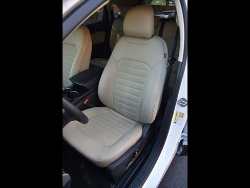 Used 2016 Ford Edge SEL FWD image 14
