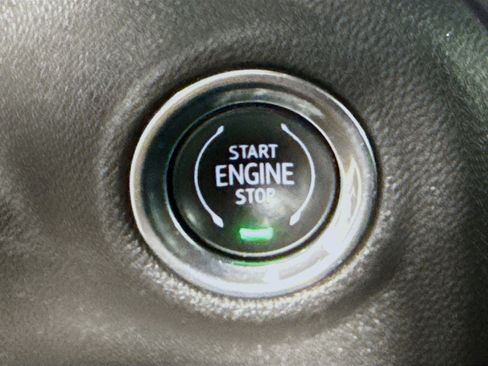 Used 2019 GMC Sierra 1500 SLE w/ SLE Value Package image 21