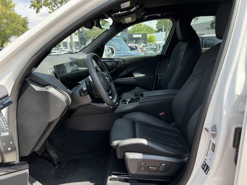 Used 2025 BMW X3 xDrive30i AWD/4WD image 16