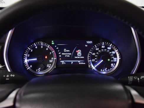 Used 2023 Toyota Highlander XLE image 16