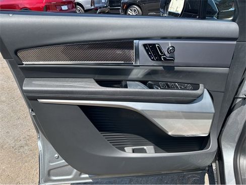 New 2026 Cadillac Vistiq Luxury image 6