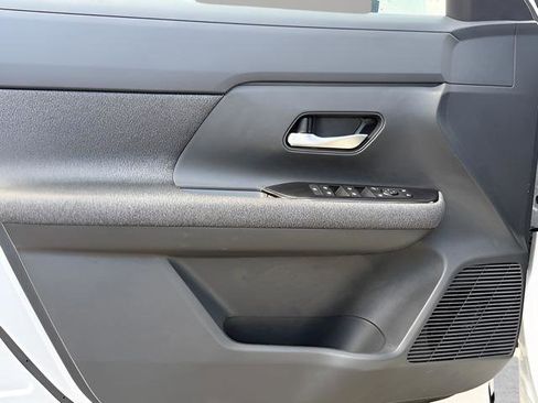 Certified 2025 Nissan Kicks SV image 34