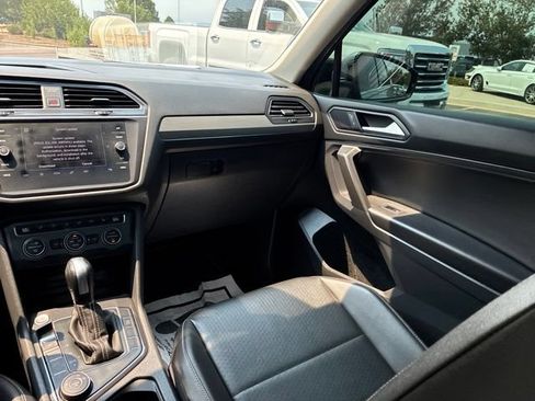 Used 2021 Volkswagen Tiguan SE AWD/4WD image 19