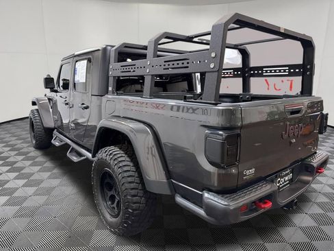 Used 2022 Jeep Gladiator Rubicon w/ Cold Weather Group AWD/4WD image 4