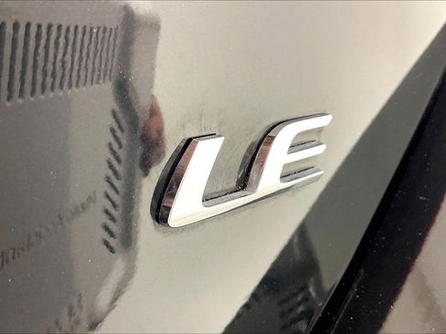 Used 2019 Toyota Corolla LE image 7