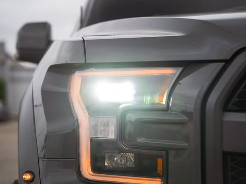 Used 2018 Ford F150 Raptor w/ Equipment Group 802A Luxury AWD/4WD image 14