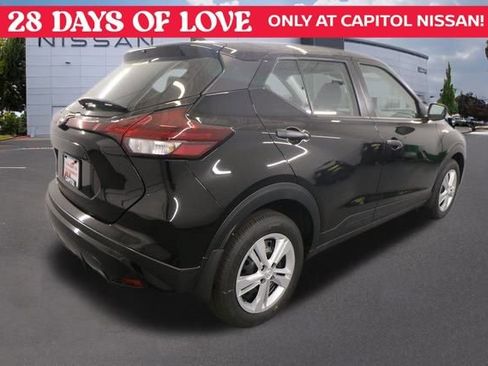 New 2025 Nissan Kicks Play S image 3