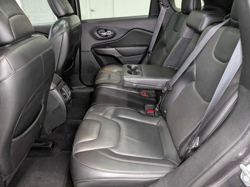 Used 2019 Jeep Cherokee Limited image 23