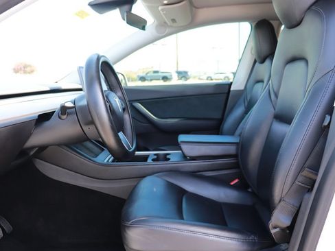 Used 2021 Tesla Model Y Long Range AWD/4WD image 11