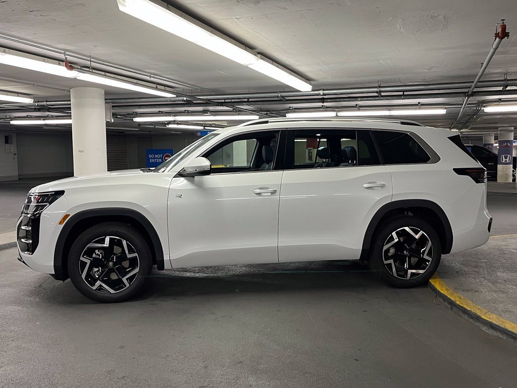 New 2027 Volkswagen Atlas SEL R-Line AWD/4WD image 30