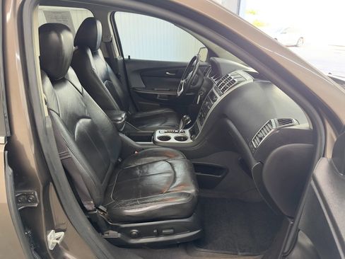 Used 2011 GMC Acadia SLT image 10
