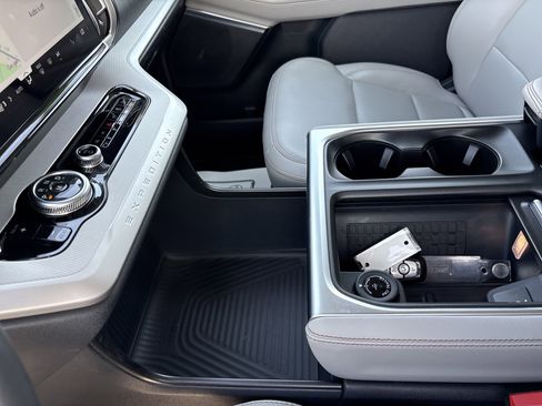 Used 2025 Ford Expedition Max Active image 30