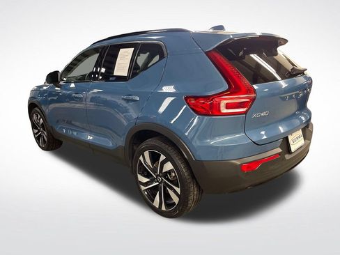 Used 2024 Volvo XC40 B5 Plus AWD/4WD image 4