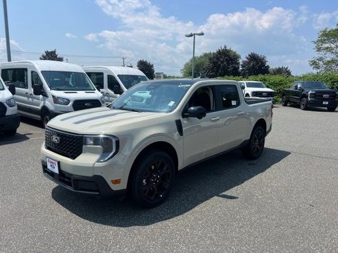 New 2025 Ford Maverick Lariat w/ Black Appearance Package image 10