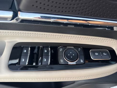 Used 2025 Lincoln Corsair AWD w/ Equipment Group 101A image 20