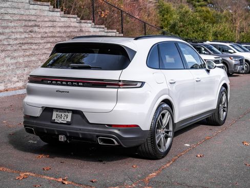 Used 2024 Porsche Cayenne image 5