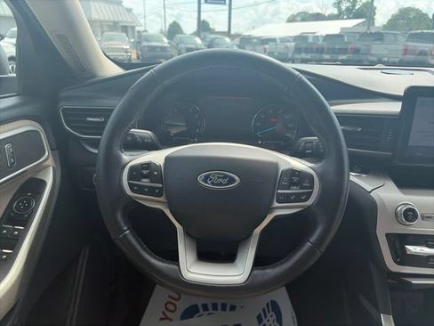 Used 2021 Ford Explorer XLT w/ Equipment Group 202A RWD image 15