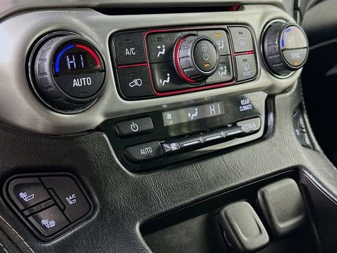 Used 2016 GMC Yukon SLT image 16