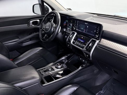 Used 2023 Kia Sorento EX image 11