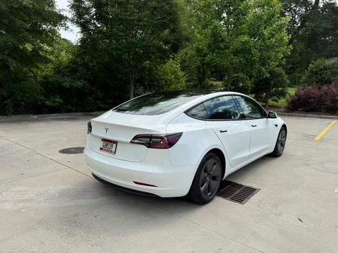 Used 2021 Tesla Model 3 Standard Range Plus RWD image 9
