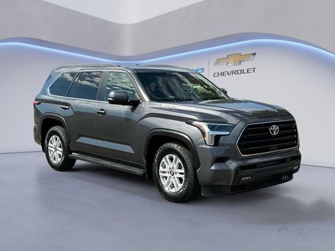 Used 2025 Toyota Sequoia SR5 AWD/4WD image 7
