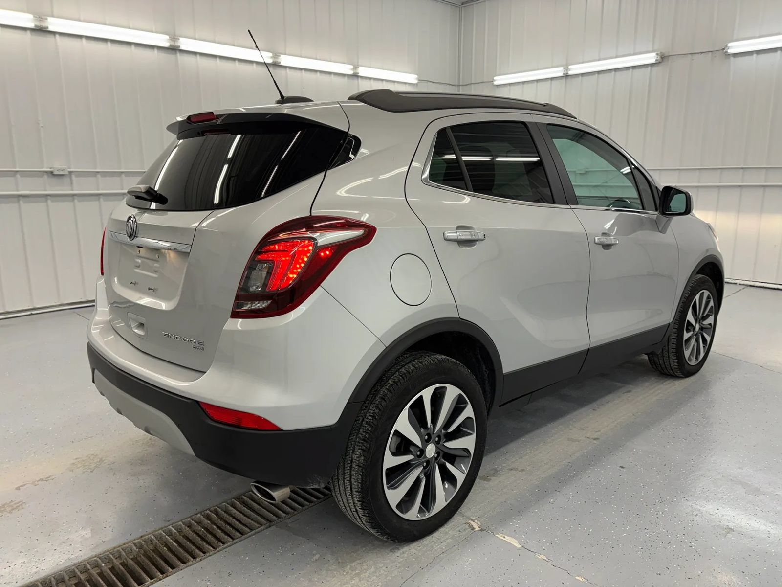 Used 2022 Buick Encore Preferred AWD/4WD image 4