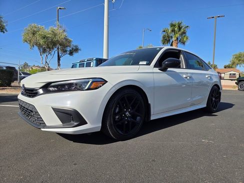 Used 2024 Honda Civic Sport image 2