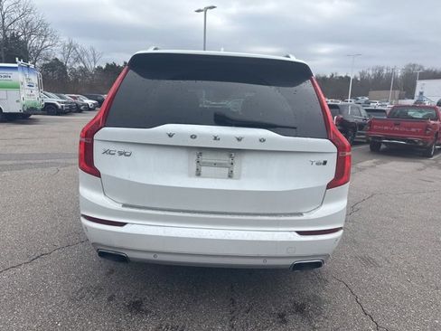Used 2018 Volvo XC90 T6 Momentum w/ Convenience Package image 6