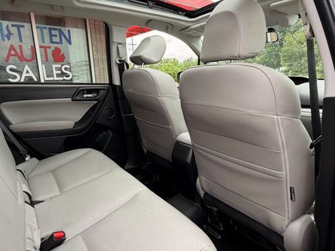 Used 2015 Subaru Forester 2.5i Touring w/ Eyesight & Navigation System AWD/4WD image 21