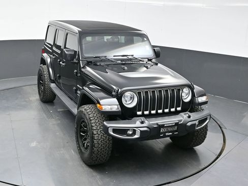 Used 2018 Jeep Wrangler Unlimited Sahara image 29