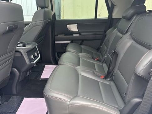 Used 2025 Ford Expedition Active image 22
