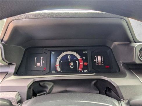 Used 2025 Toyota Tacoma SR5 AWD/4WD image 18