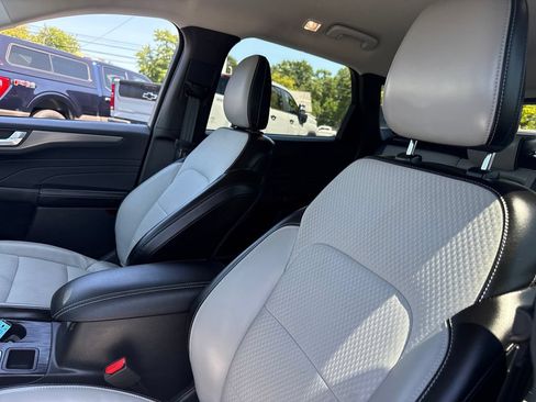 Used 2024 Ford Escape SE FWD image 20