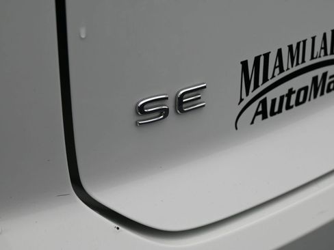 Used 2024 Volkswagen Atlas Cross Sport SE image 33