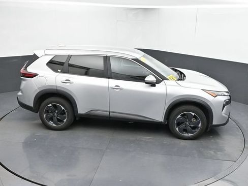 Used 2024 Nissan Rogue SV AWD/4WD image 36