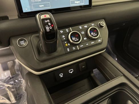 Used 2023 Land Rover Defender 110 S image 20