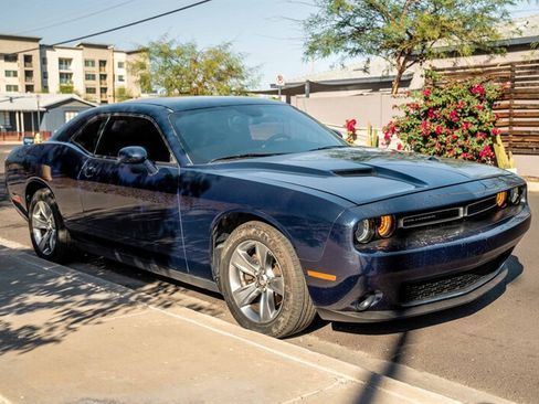 Used 2016 Dodge Challenger SXT RWD image 7