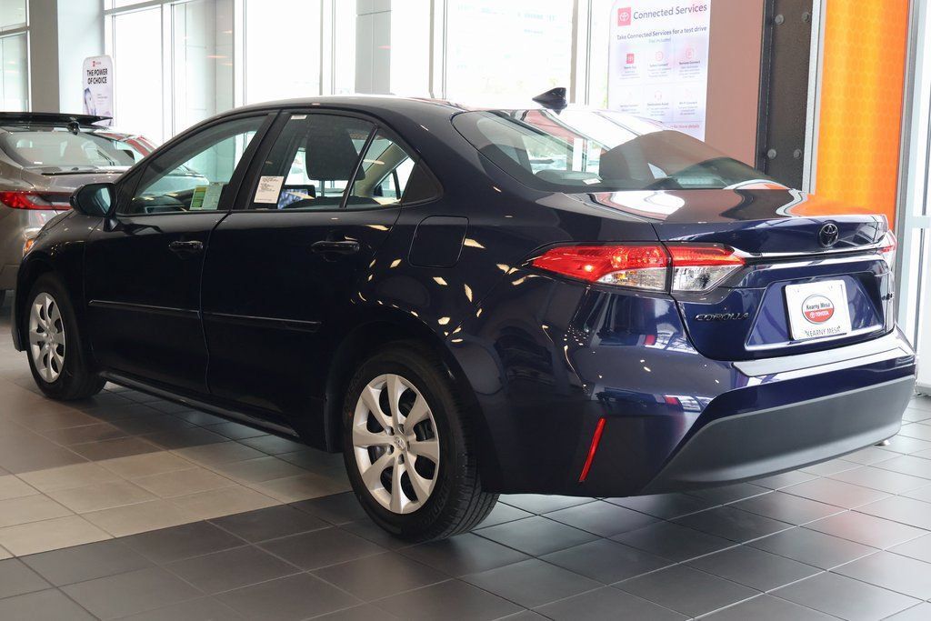 Used 2026 Toyota Corolla LE FWD image 5