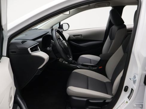 Certified 2025 Toyota Corolla LE image 14