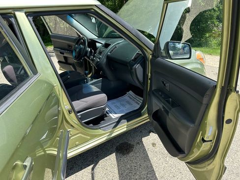 Used 2012 Kia Soul FWD image 11