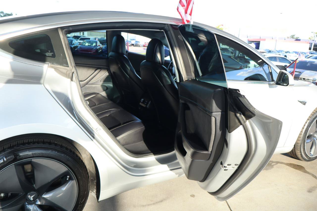 Used 2018 Tesla Model 3 Long Range RWD image 32