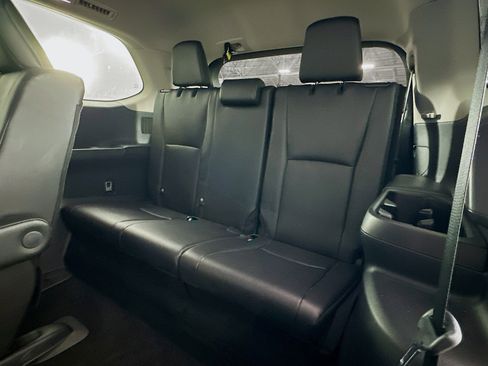 Used 2025 Toyota Grand Highlander FWD image 28
