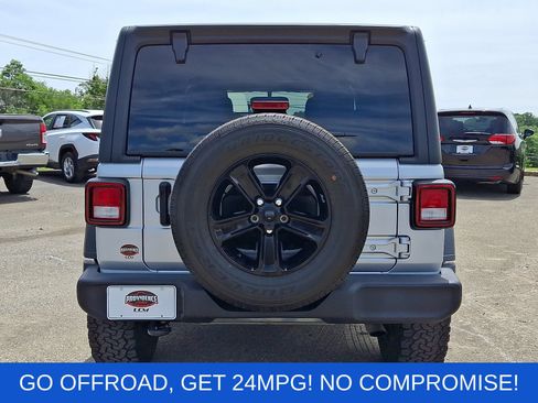 Used 2022 Jeep Wrangler Unlimited Sport AWD/4WD image 6