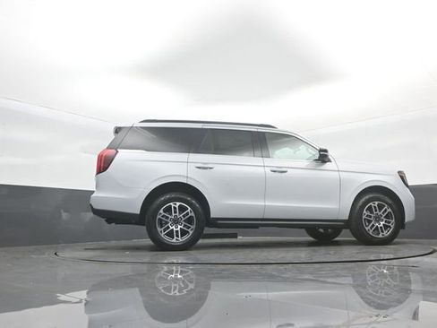 New 2026 Ford Expedition Active image 37